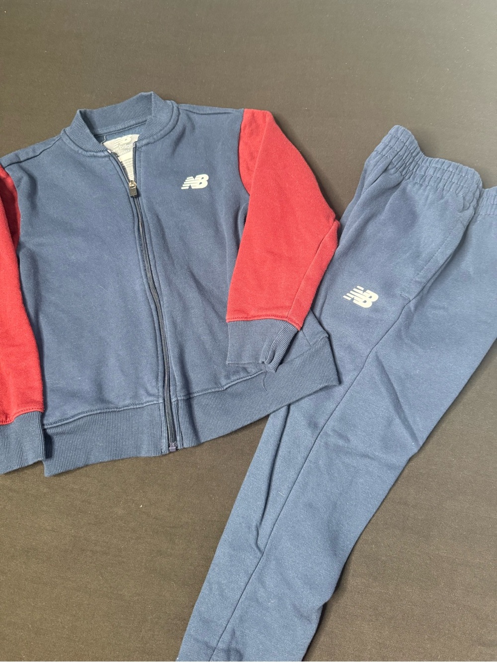 New Balance Navy and Red Kids Sweatshirt & Joggers Set size 7